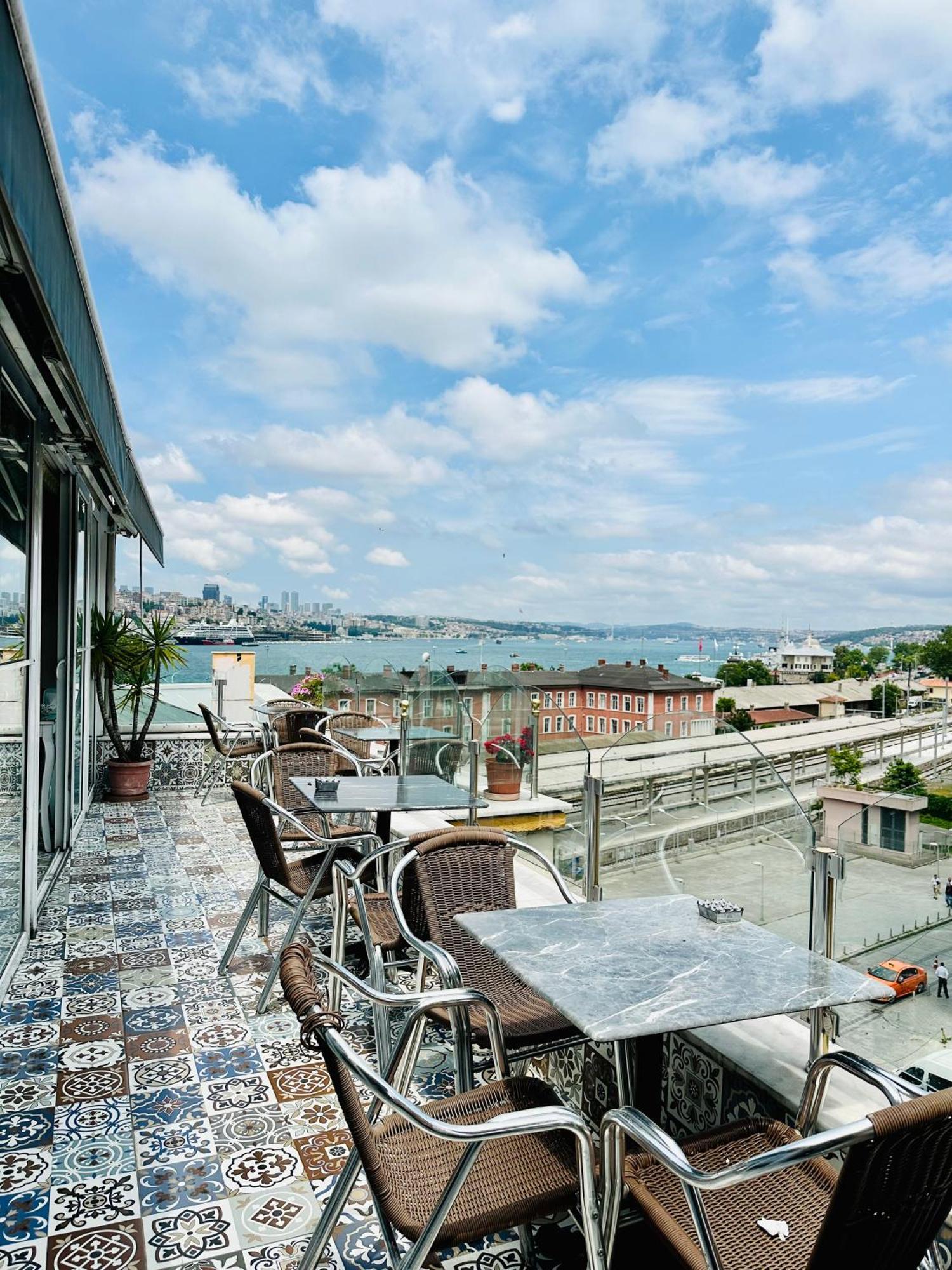 Crowned Plus Hotel Istanbul Exterior photo