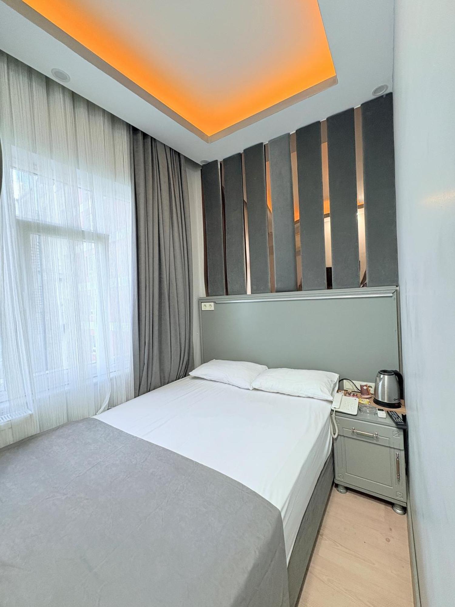 Crowned Plus Hotel Istanbul Exterior photo
