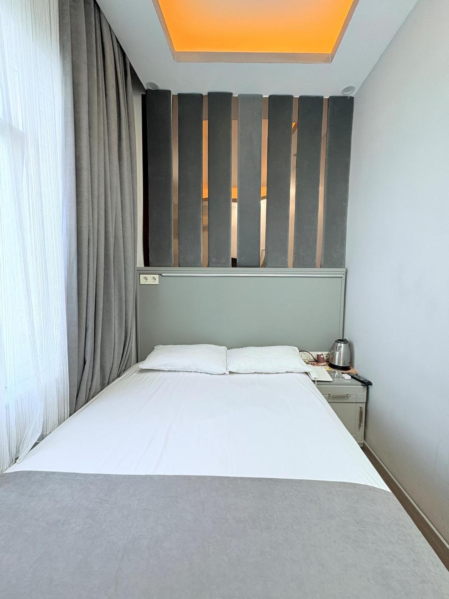 Crowned Plus Hotel Istanbul Exterior photo