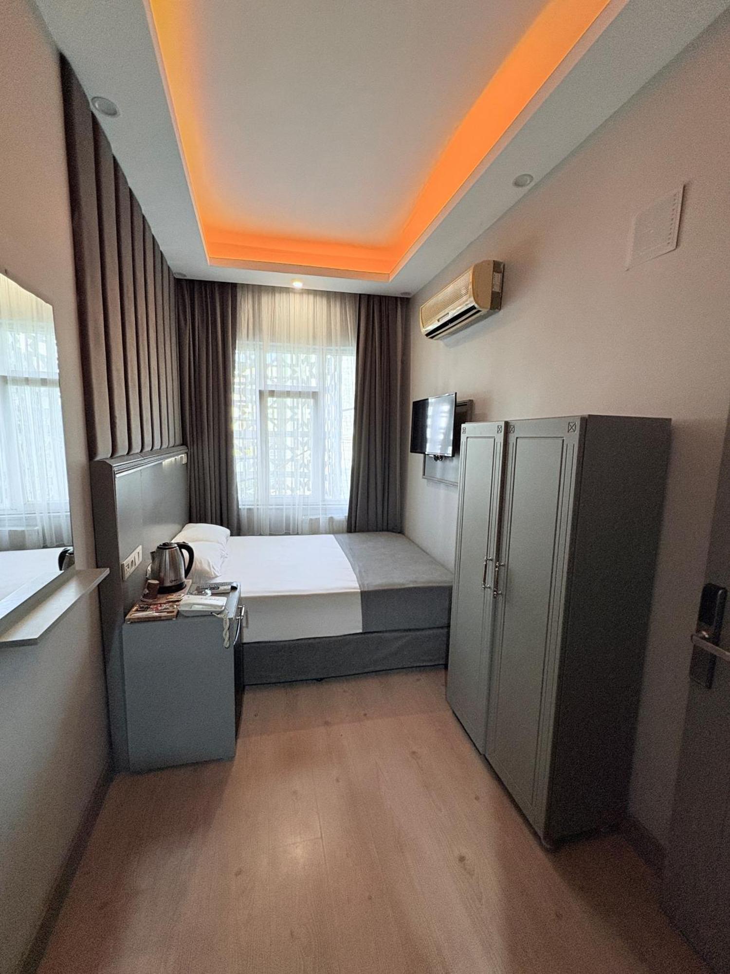 Crowned Plus Hotel Istanbul Exterior photo